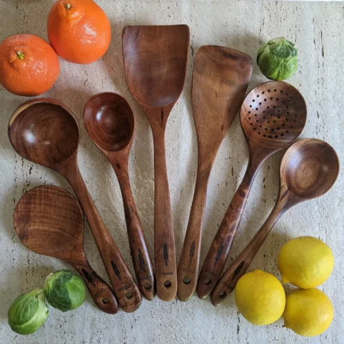 Set de 7 ustensiles de cuisine en bois